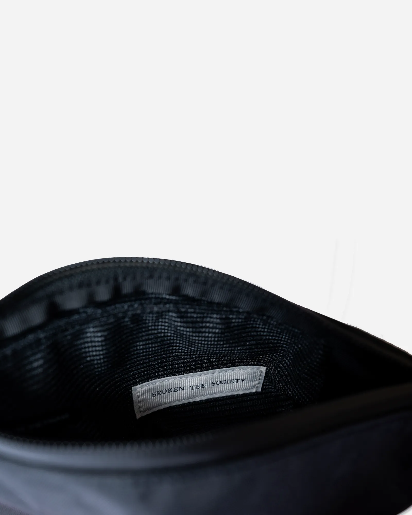 The Caddie Valuables Pouch - Image 4